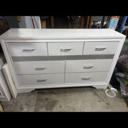 Dresser & nightstand