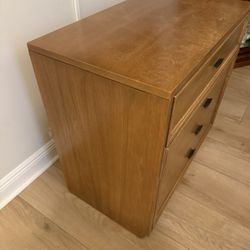 Thomasville Mid-Century Style 4-Drawer Dresser – Honey Oak Finish