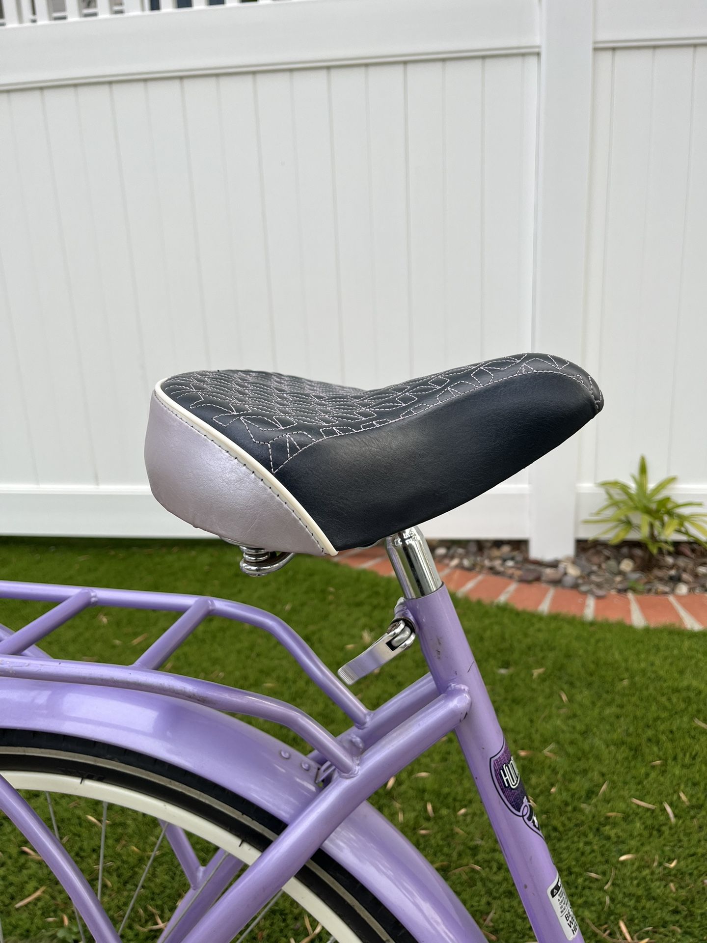 Schwinn “Huntington Beach “ 26 Inch Beach Cruiser w / Basket for