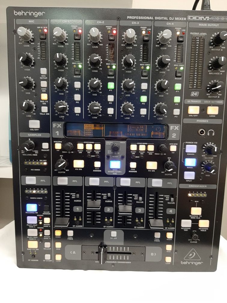 DJ Mixer and Sampler