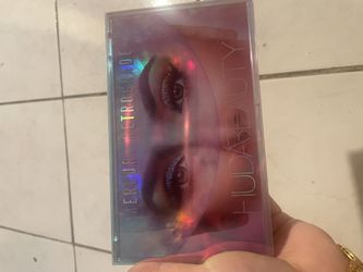 Huda Beauty Retrograde Brand New 