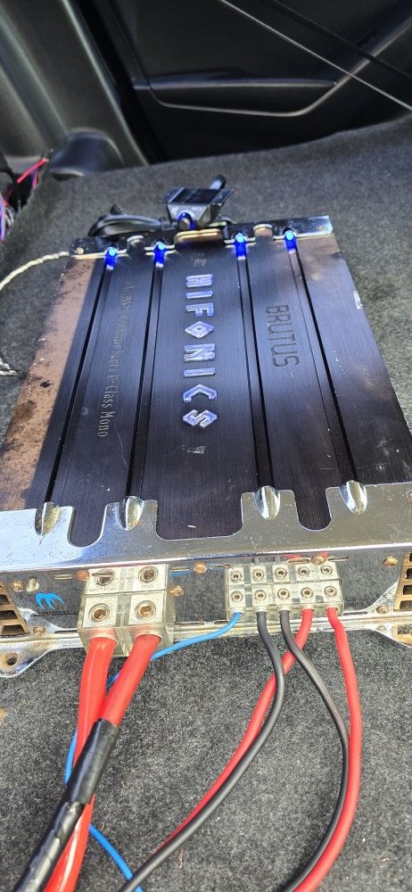 Hifonics BXi 2006D
2000-Watt Brutus Mono Amplifier