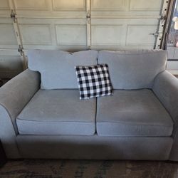 Light Blue Love Seat 53x36x36