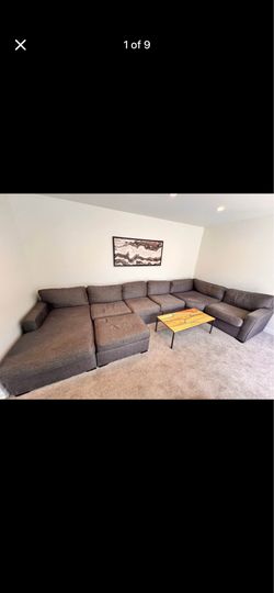 7‑Piece Modular Sectional Sofa + Coffee Table – Great Condition
