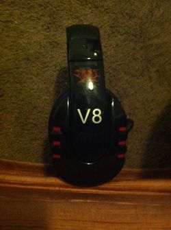 V8 blootuth headphones