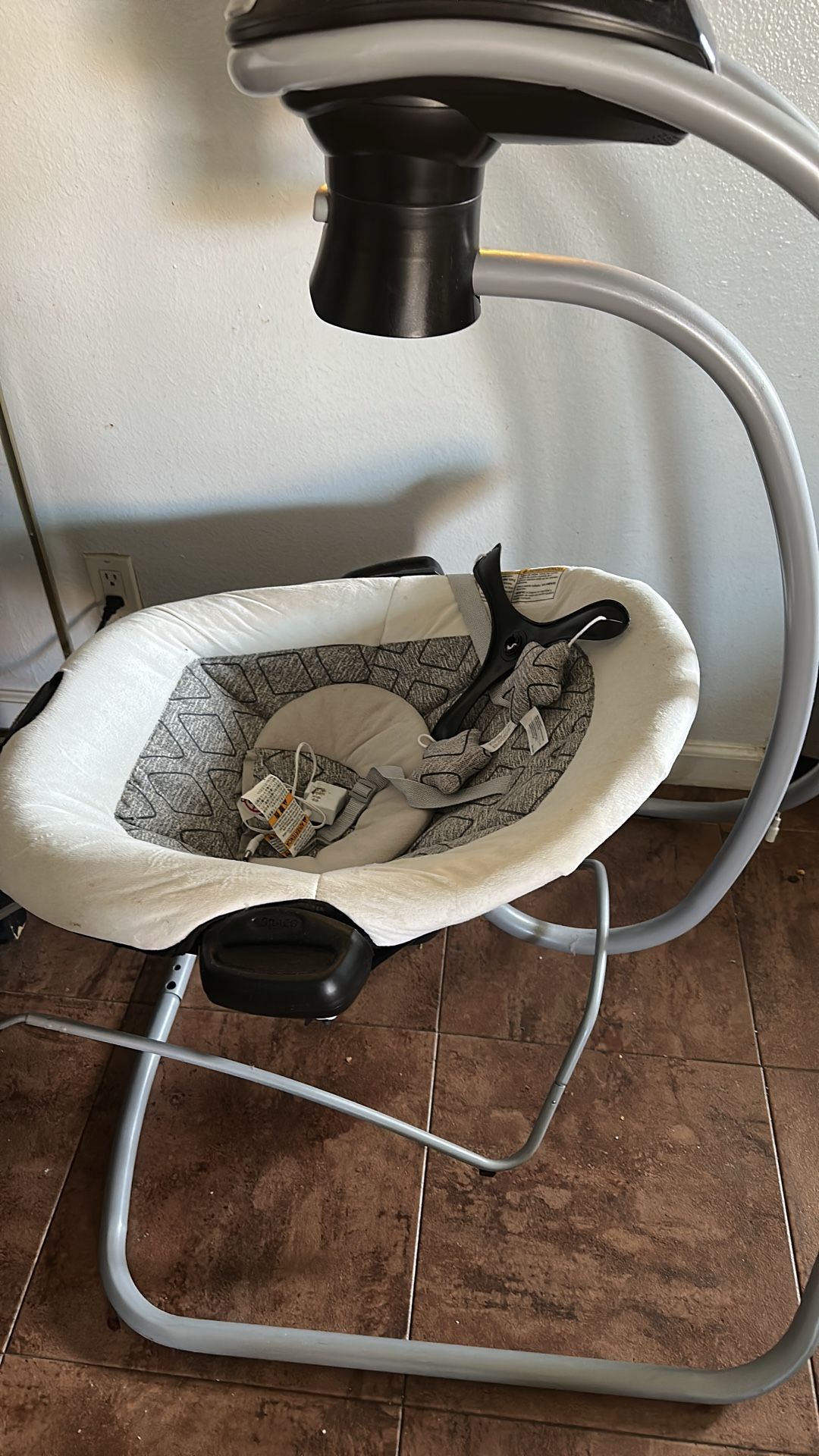 Used graco baby swing