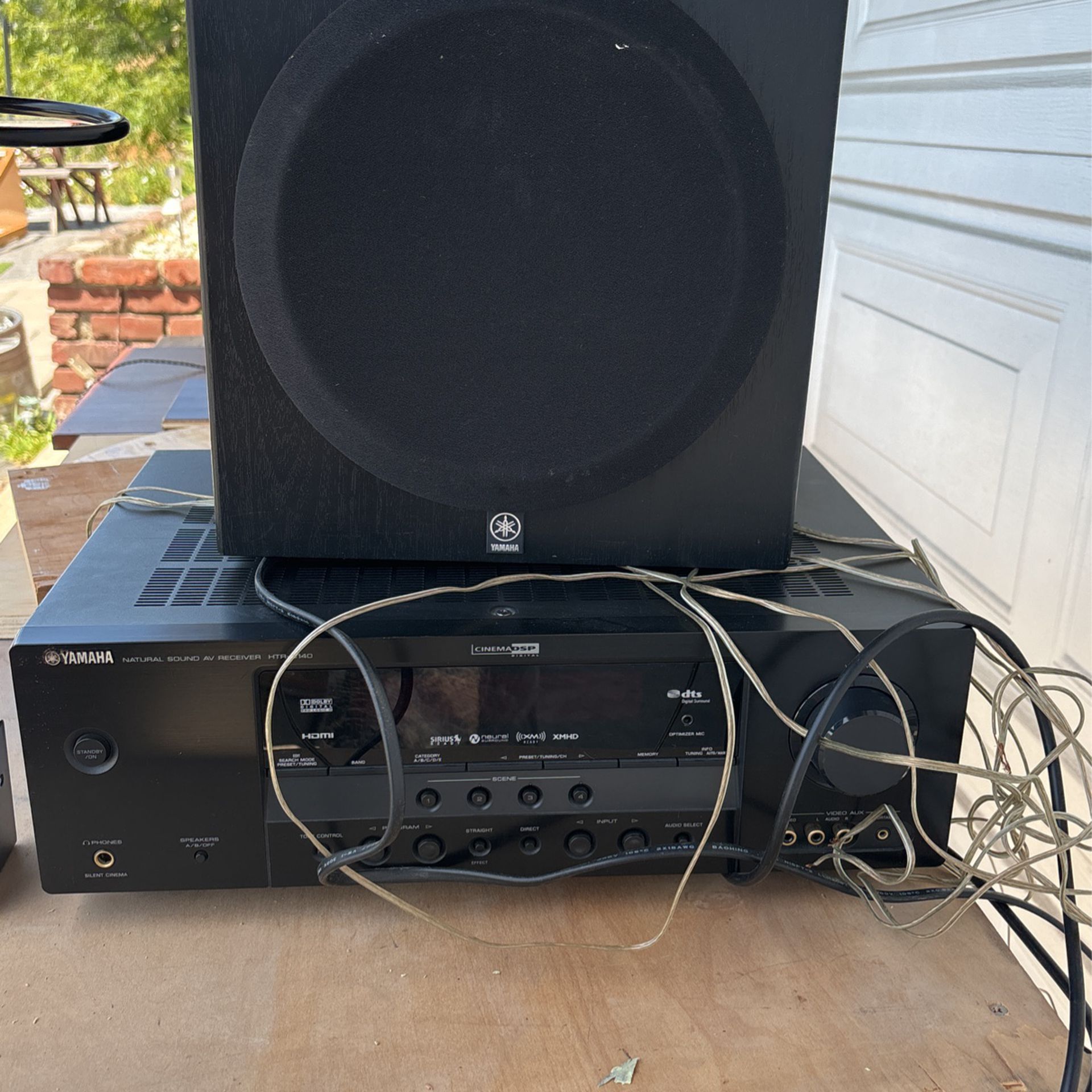 Yamaha System With Speakers