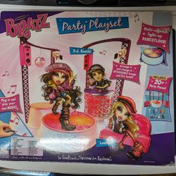 Bratz 10 Anniversary D J Booth Party Playset 