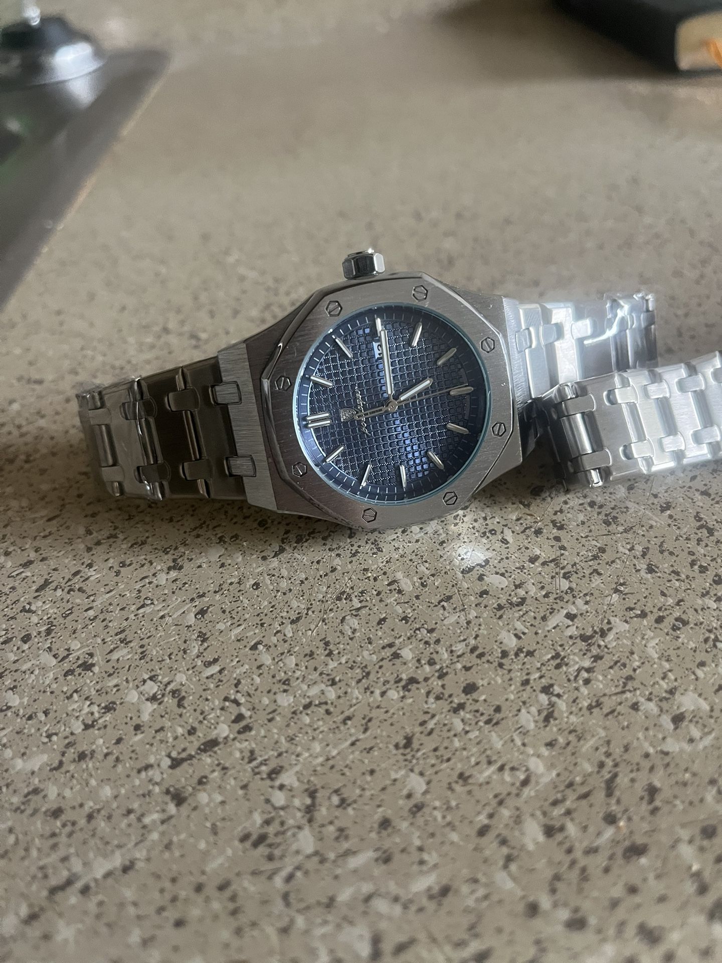 SANTORINI Silver Elite Watch – Limited Edition Luxury Timepiece – Sleek Stainless Steel Design 