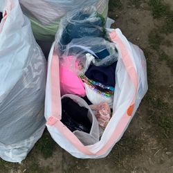 3 Bolsas De Ropa De Mujer La Mayoría Nueva Con Etiqueta SML 1 Bolsa Son Trajes De Baño Nuevos Mix $120 Todo 