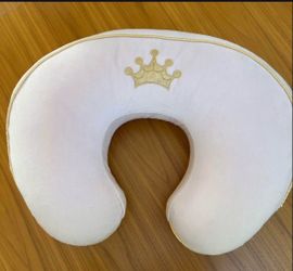 Nursing pillow