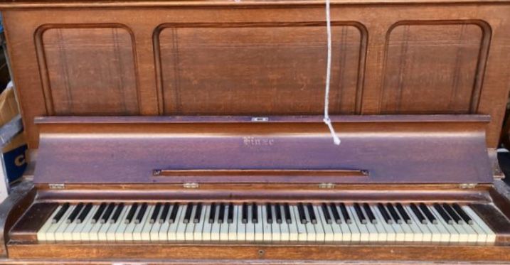 Upright Antique Piano - Hinze Chicago
