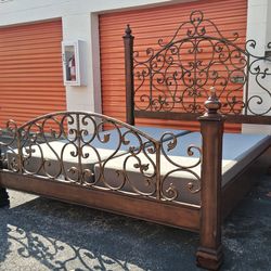 Kng Sz Bd Frm With Base Good Condition