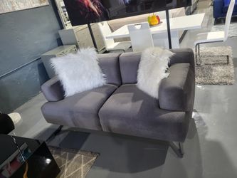NEW LOVESEAT GRAY VELVET 70x38