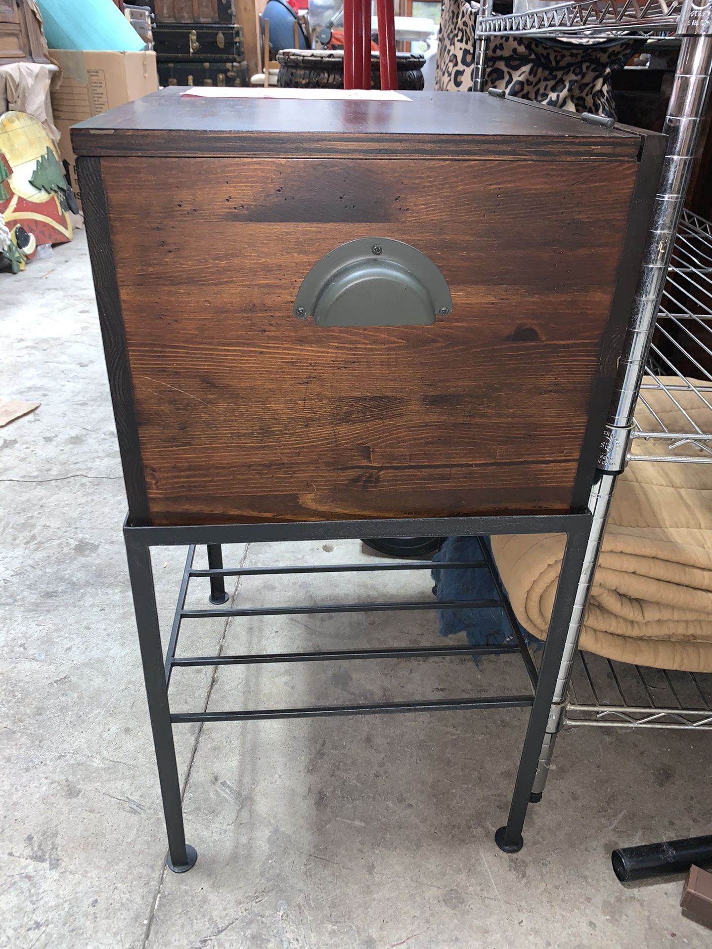 Chest With Stand