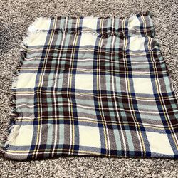 Women’s navy plaid blanket oversized scarf. New!