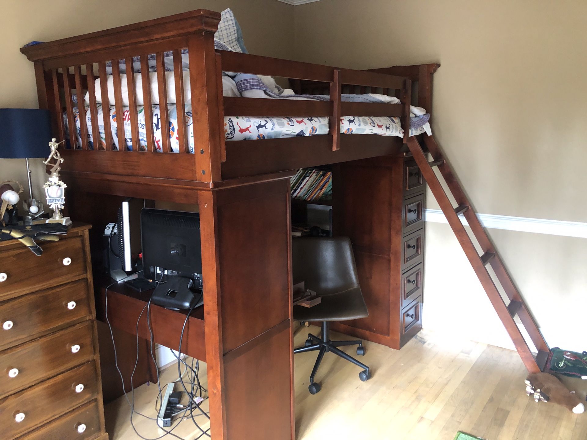 Loft Bed Twin with Bookshelves, Drawers and Computer Desk
