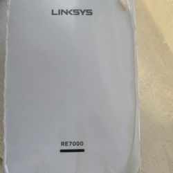 Linksys RE7000 WiFi Extender, WiFi 5 Range Booster, Dual-Band Booster, 2,500 Sq. ft Coverage.