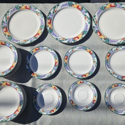 Beautiful Vintage Tienshan "Orchard" Stoneware Set – 21 Pieces