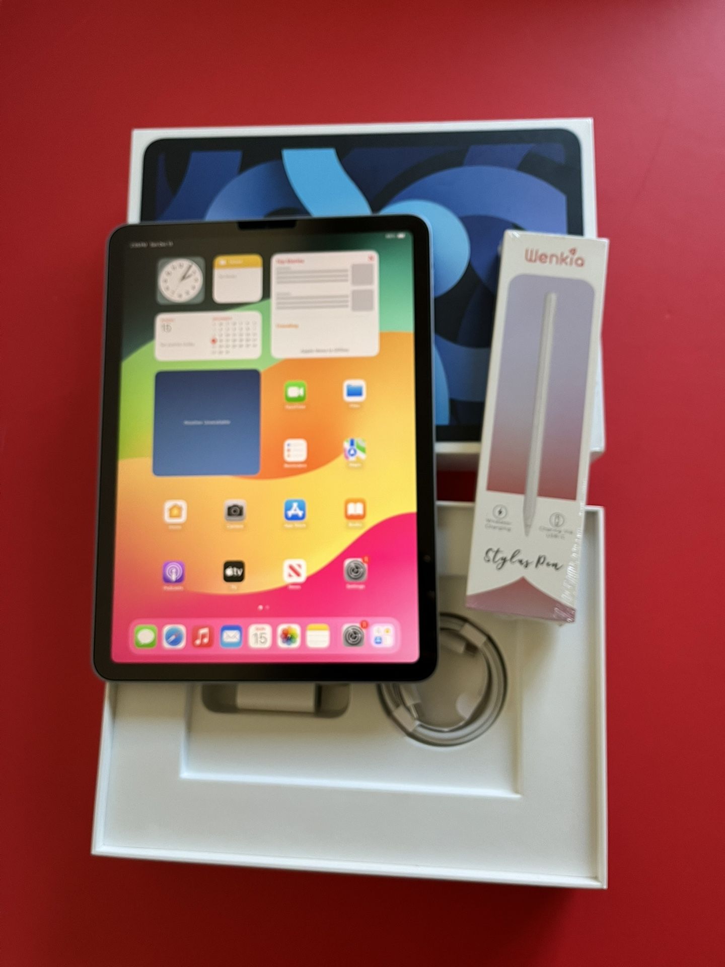 Apple iPad Air 4th Generation 64GB with Original Box, Pencil
