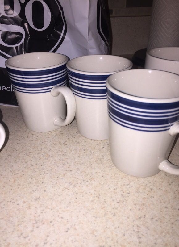 3 coffee cups