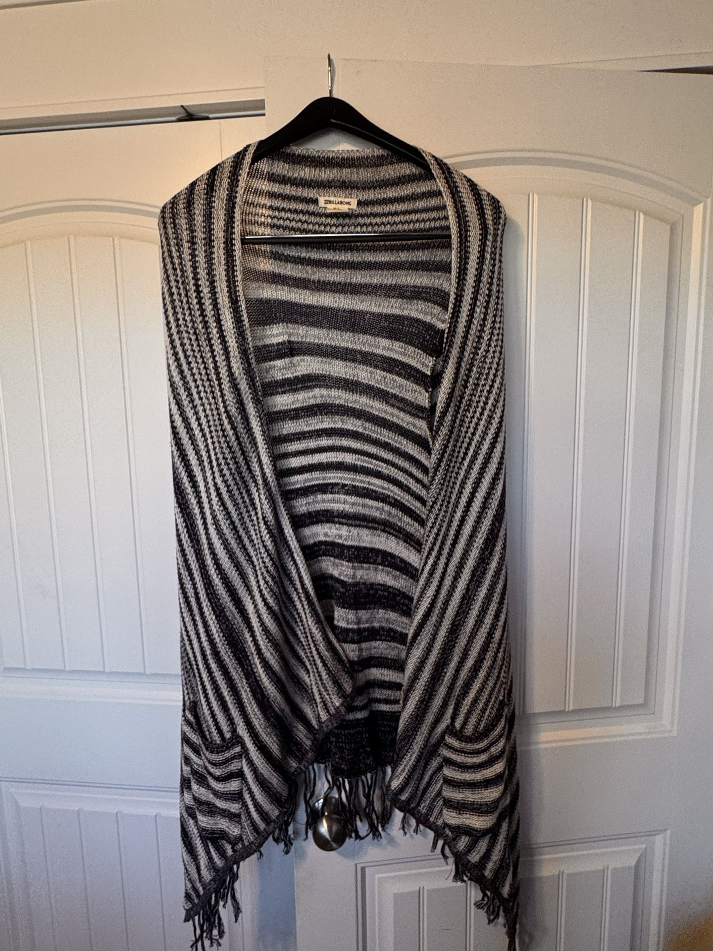 Billabong Sweater, Cardigan, Shawl Women’s Sz L Cotton/Rayon Black