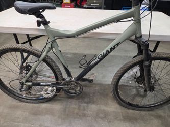 Giant Rincon Mountain Bike