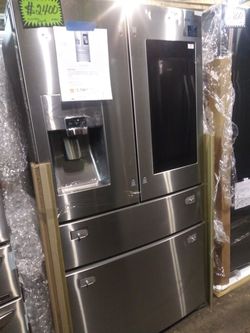 NEW Samsung 4 doors french door smart refrigerator in stainless steel counter depth 1 year warranty