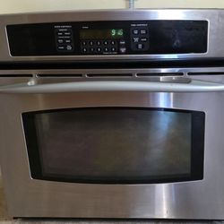 GE Profile™ 30" Built-In Single Convection Wall Oven