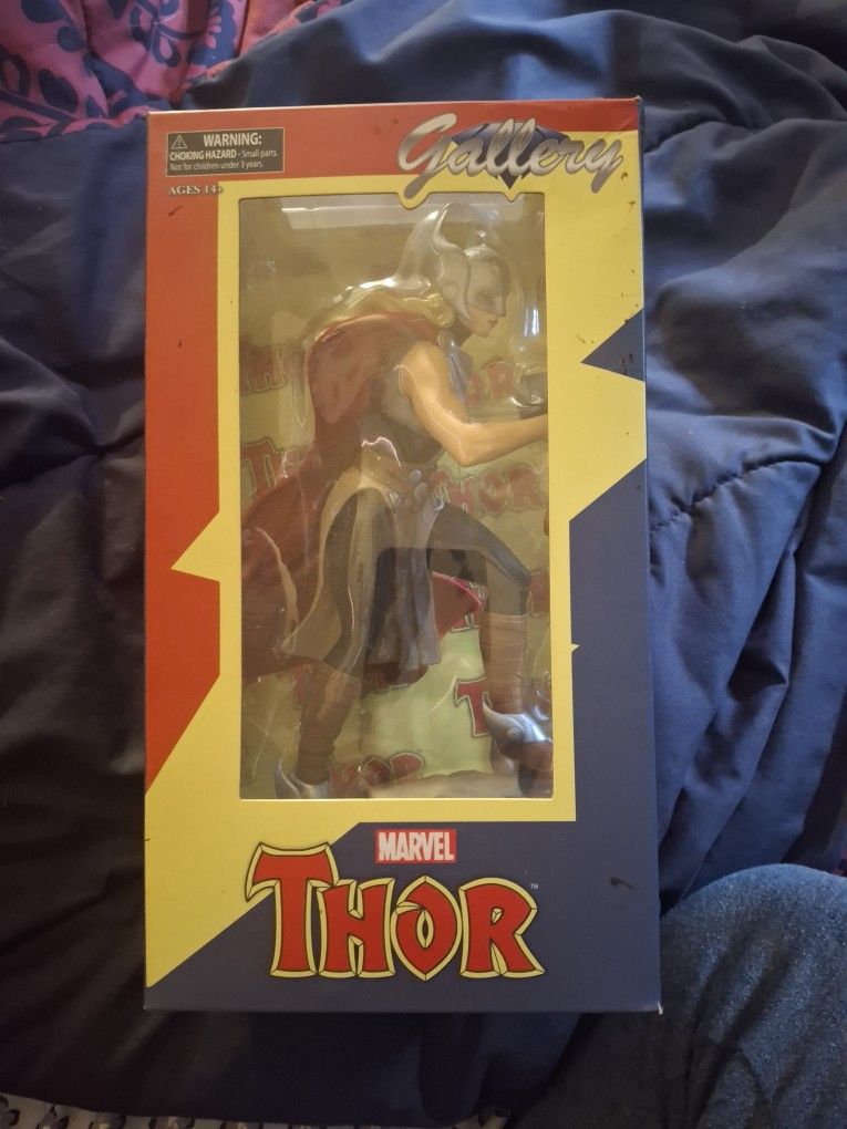 Goddess Of Thunder 7" figurine Unopened BY Diamond Select Toys