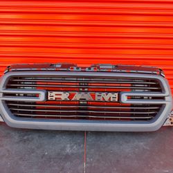 2019-2020 - 2021 2022 - 2023- 2024 DODGE RAM 1500 FRONT GRILLE OEM
