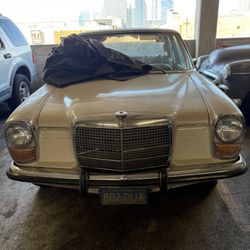 1971 Mercedes Benz 220Diesel