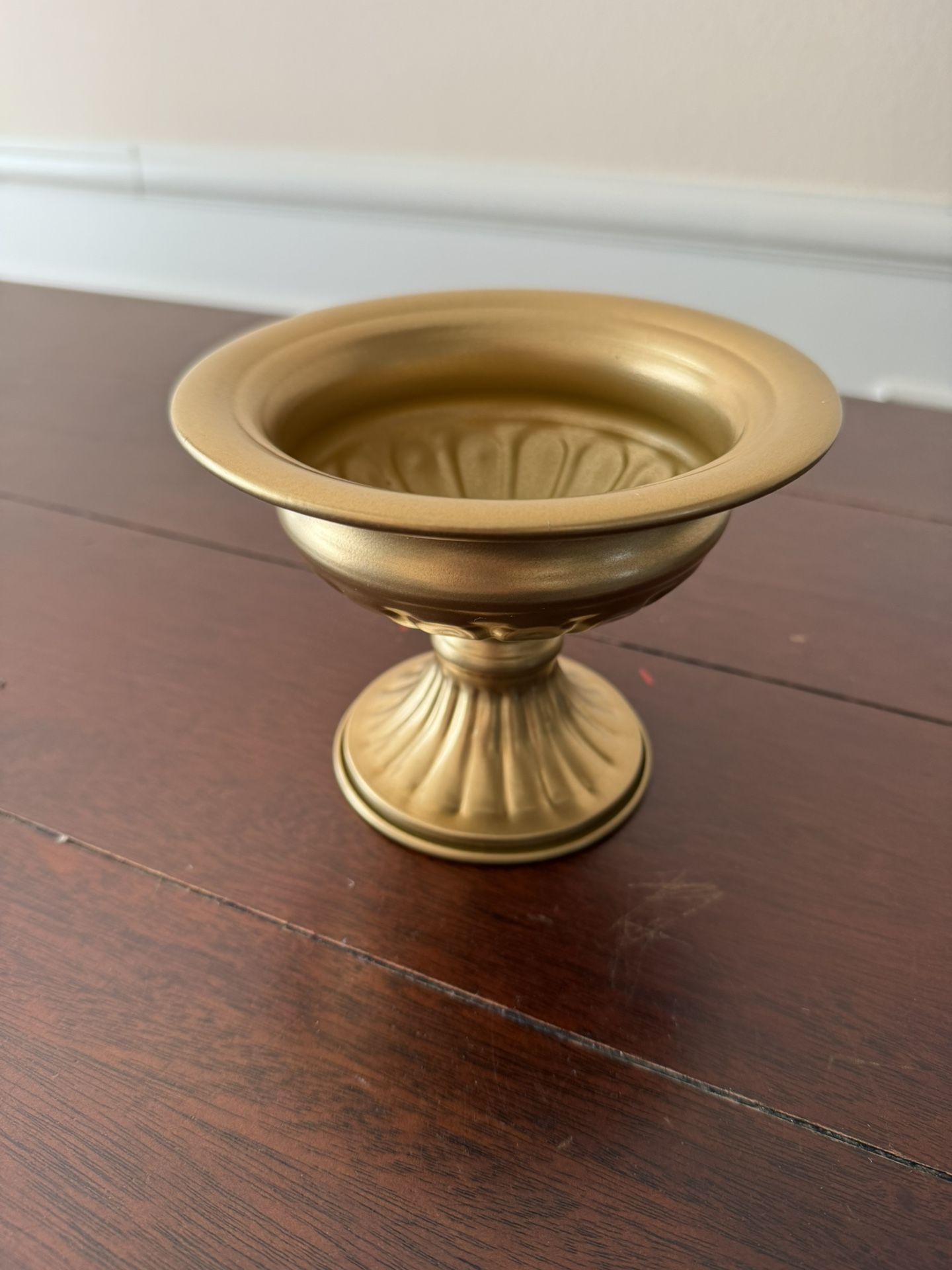 Gold Vase (8)