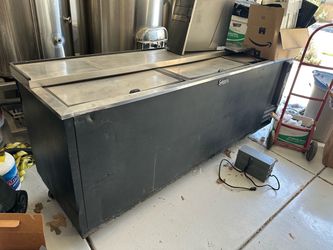 FREE Commercial Bottle / Deep Well Cooler - True Refrigeration (Model TD-95-38)