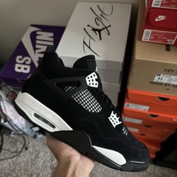 Jordan 4 White Thunder