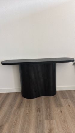 Entryway Table (Moving, needs to go)