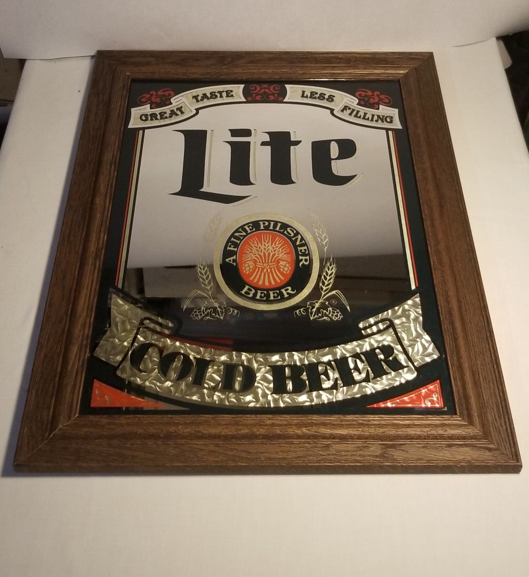 MIRROR. VINTAGE LITE BEER