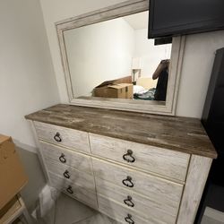 Signature Design by Ashley Willowton Vintage Smooth-Gliding 6-Drawer Dresser and Mirror with Safety Stop, Whitewash