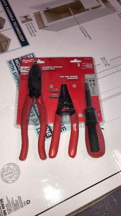 Milwaukee Electrician's Screwdriver, Linem an's Plier & Wire Stripper Hand Tool Kit (3-Piece)
