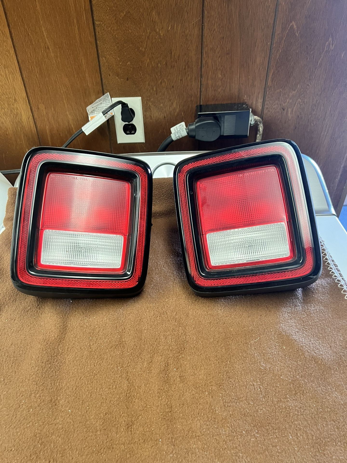 OEM 2022 Jeep JL Wrangler Taillight Set 