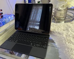 iPad and Keyboard 