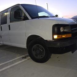 2009 Chevrolet Express Cargo Van
