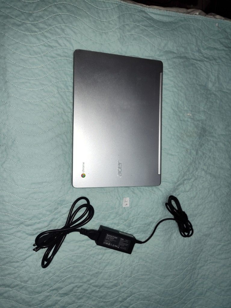 Iam selling Acer R13 CB5-312T N16Q10 ChromeBook 13.3" Touchscreen FHD 4GB 64GB SSD ChromeOS works great