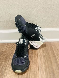 Woman’s On Cloud shoes size 7 For Women