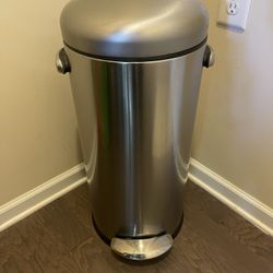 Kitchen Trash Can 