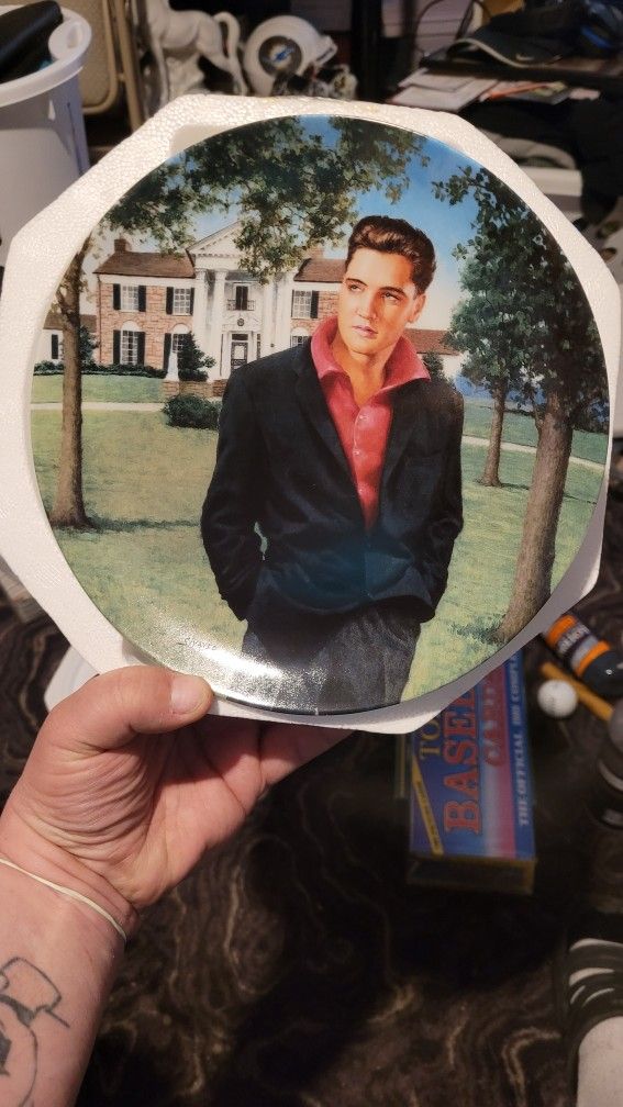 3 Elvis Plates