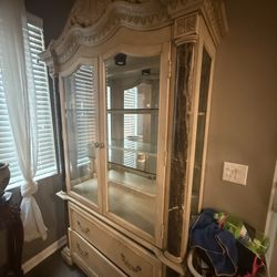 Elegant China Cabinet / Display Hutch – $180 