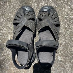 Keen Women’s Sandals  Size 6
