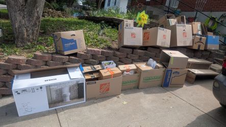 Boxes and packing paper Free
