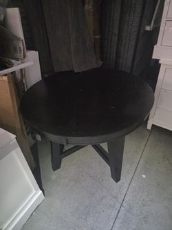 Aadhira Extendable Dining Set